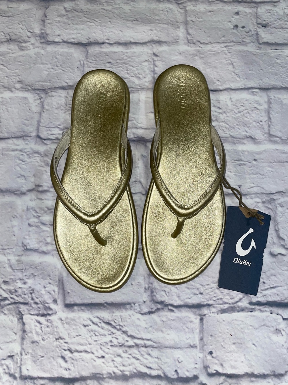 OluKai Tiare Women's Strappy Sandals, Premium Leather. Gold. Size 10